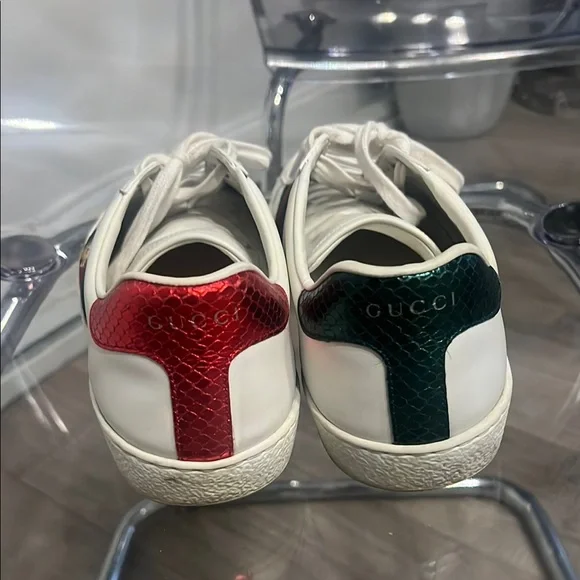 Gucci White Sneakers with Red and Green Accents - Picture 4 of 8